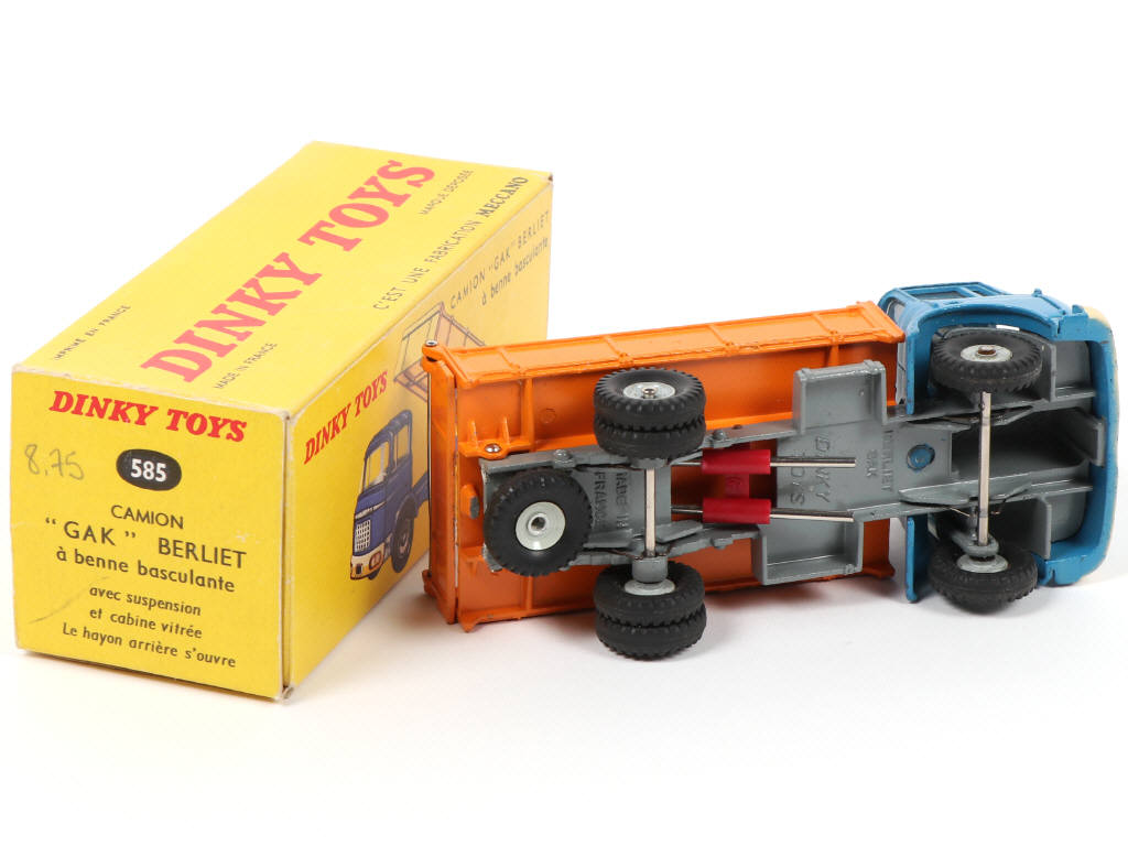 Lot 519 - DINKY TOYS (FRANCE) (1)
