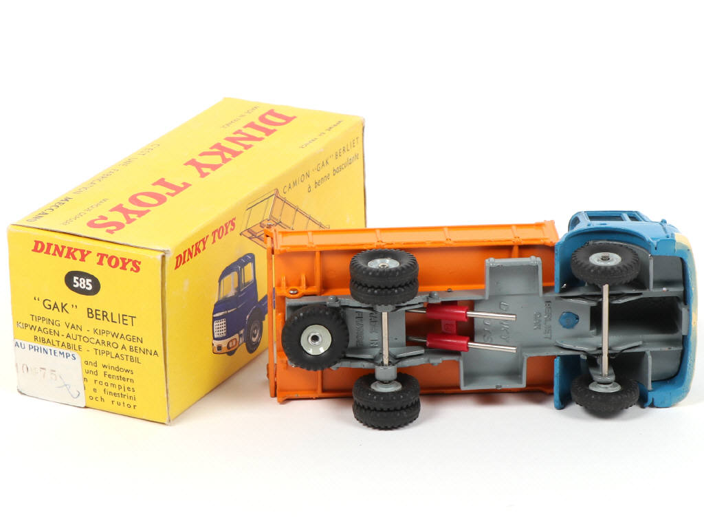 Lot 518 - DINKY TOYS (FRANCE) (1)