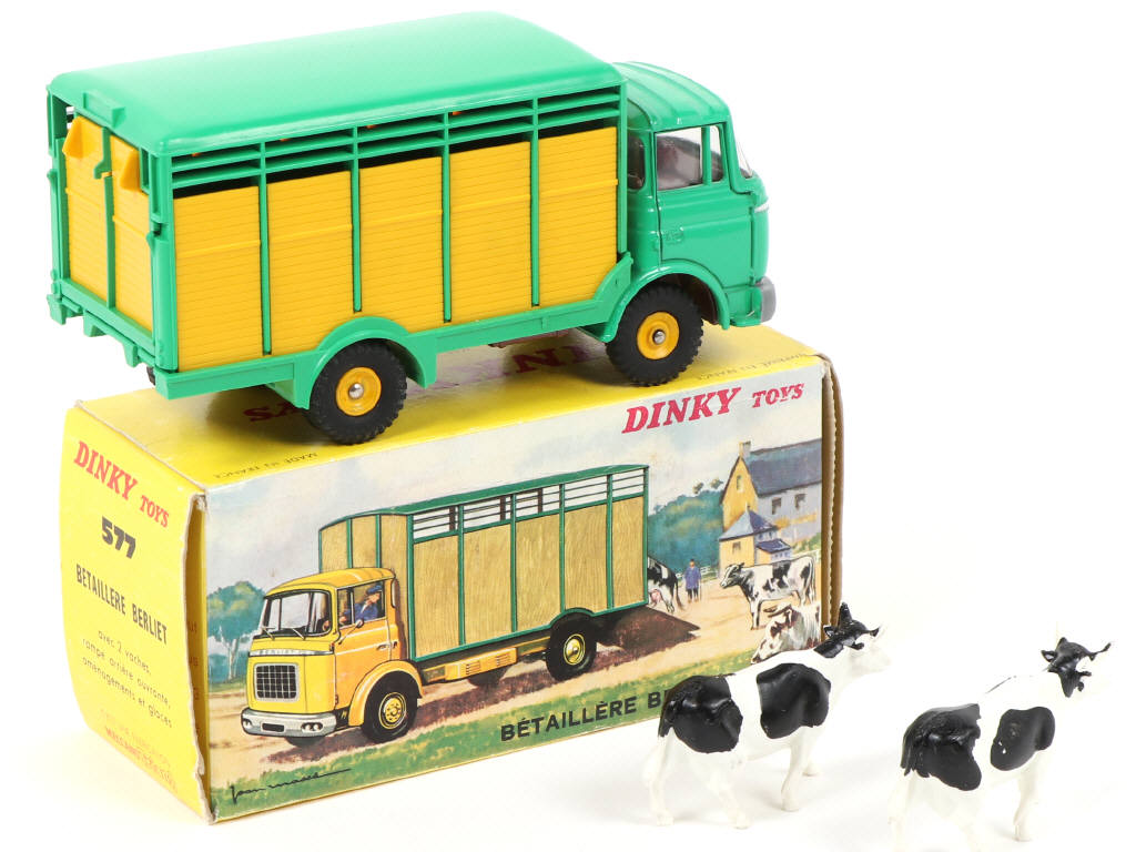 Lot 524 - DINKY TOYS (FRANCE) (1)