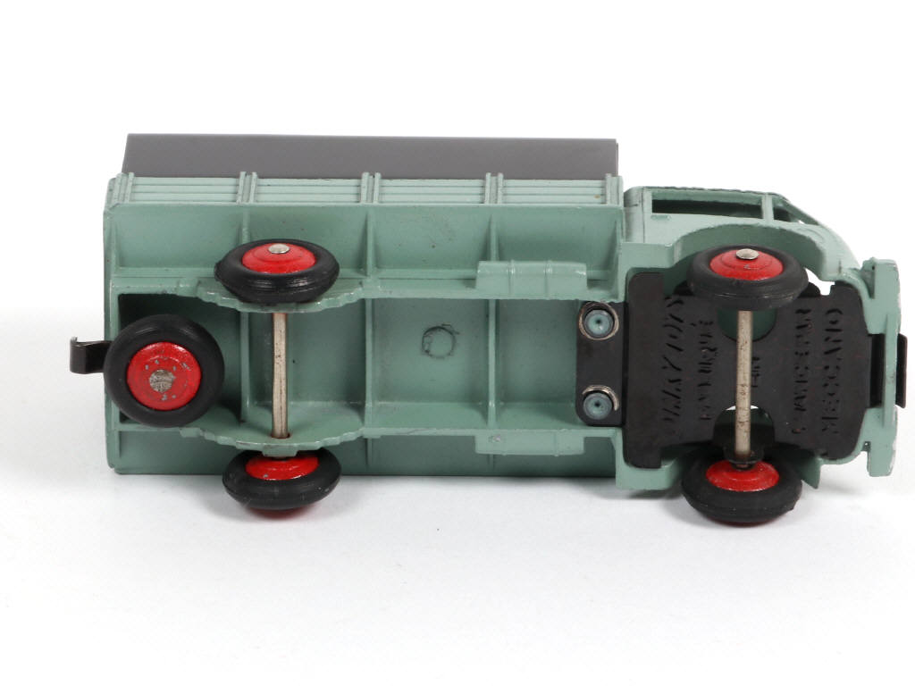 Lot 483 - DINKY TOYS (FRANCE) (1)