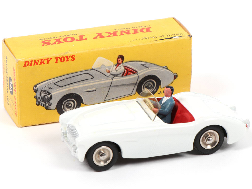 Lot 385 - DINKY TOYS (FRANCE) (1)
