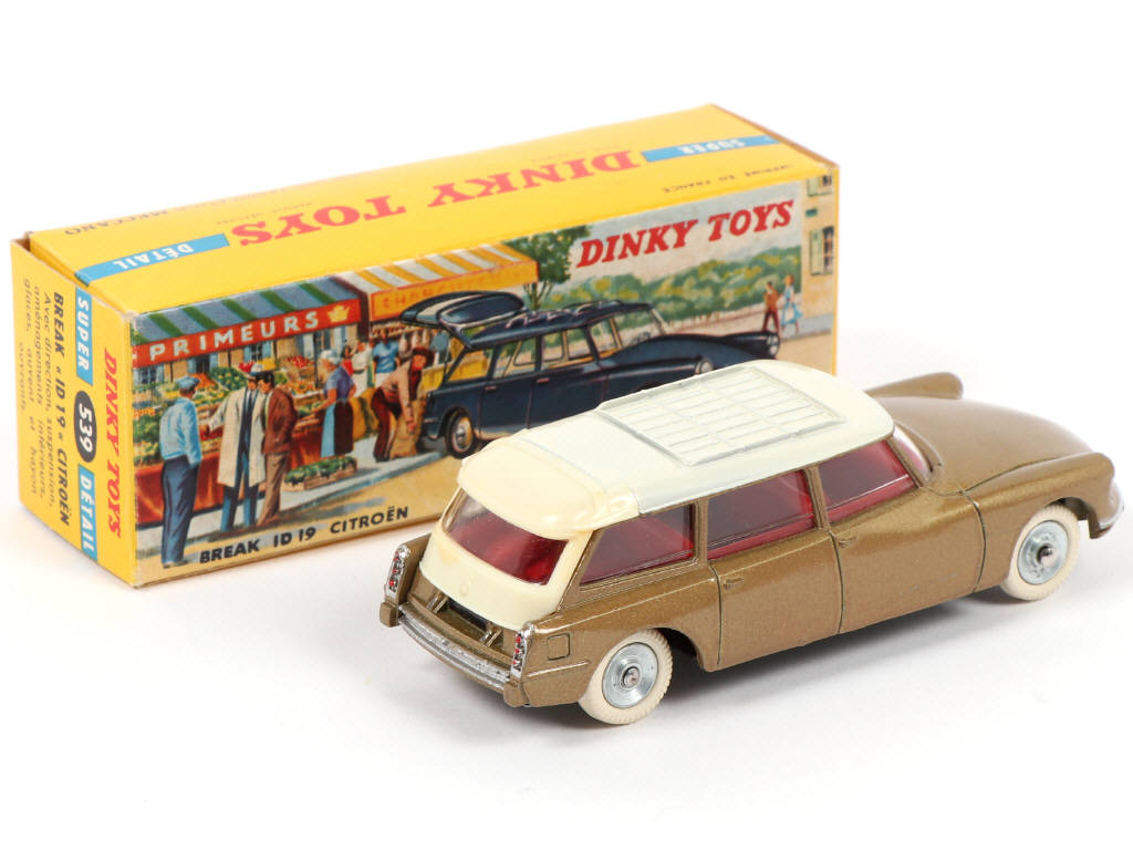 Lot 352 - DINKY TOYS (FRANCE) (1)
