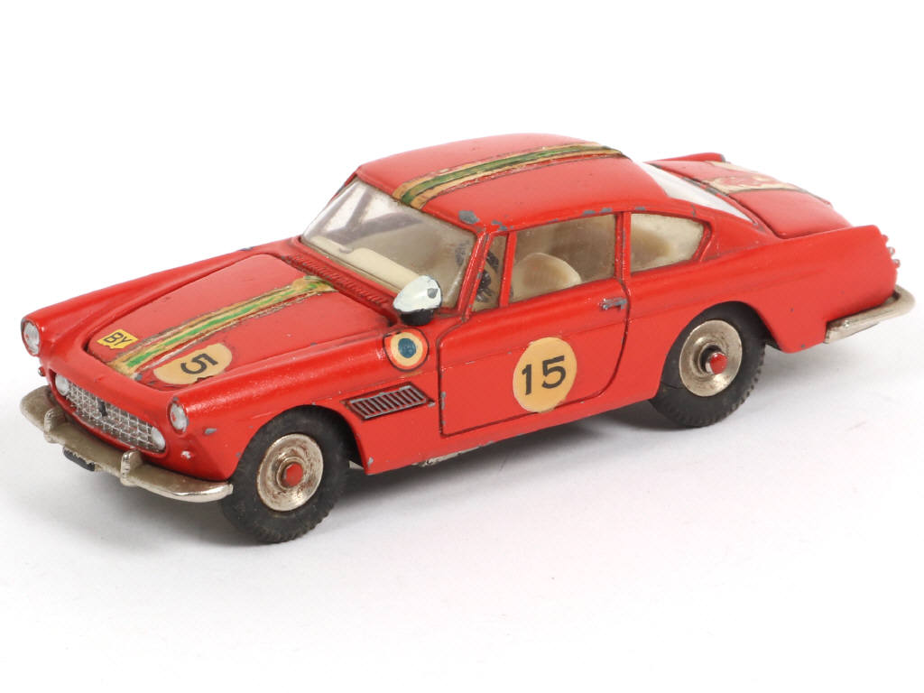 Lot 327 - DINKY TOYS (FRANCE) (1)