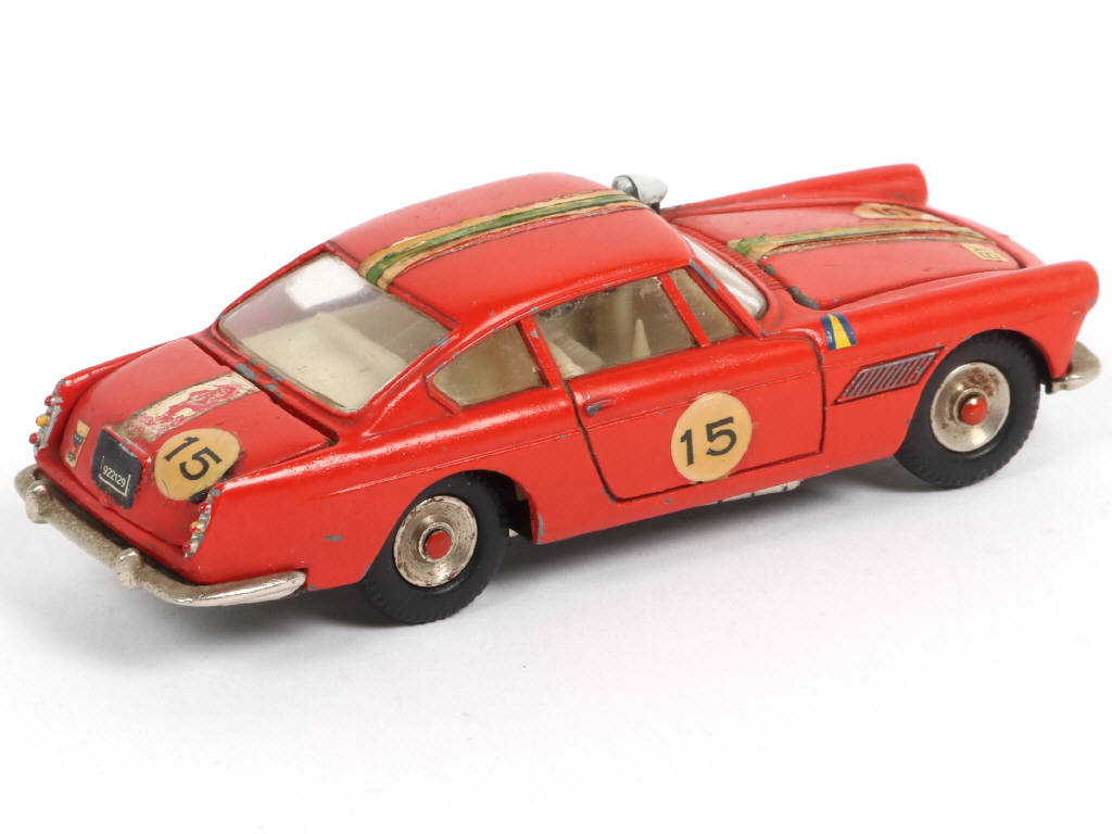 Lot 327 - DINKY TOYS (FRANCE) (1)