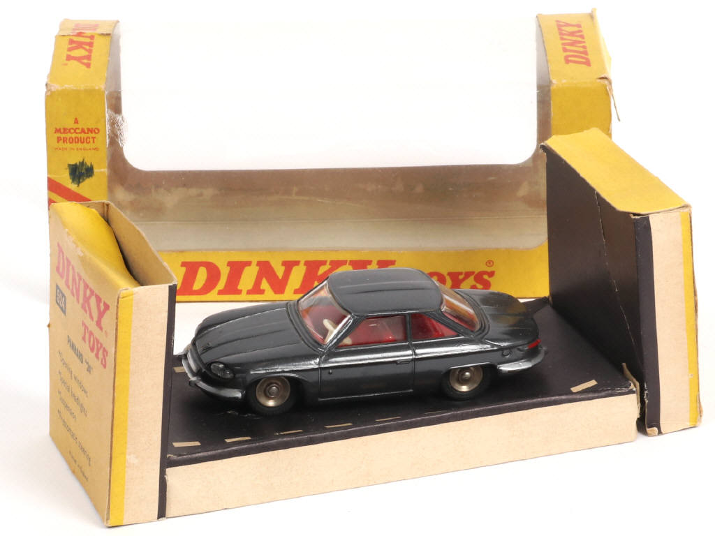 Lot 392 - DINKY TOYS (FRANCE) (1)