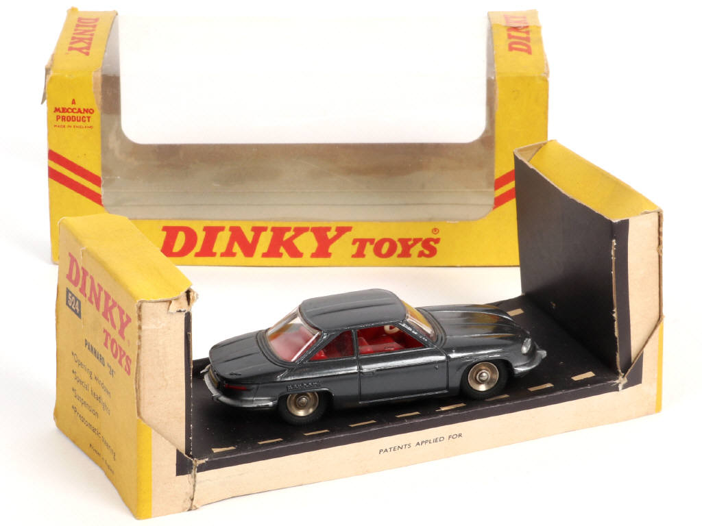 Lot 392 - DINKY TOYS (FRANCE) (1)