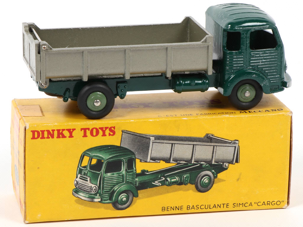 Lot 507 - DINKY TOYS (FRANCE) (1)