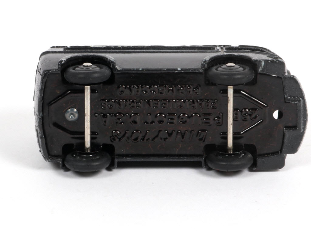 Lot 479 - DINKY TOYS (FRANCE) (1)