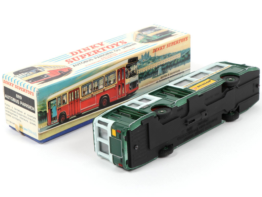 Lot 530 - DINKY TOYS (FRANCE) (1)