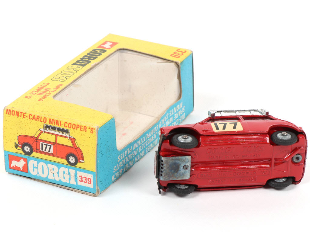 Lot 140 - CORGI TOYS (GB) (1)