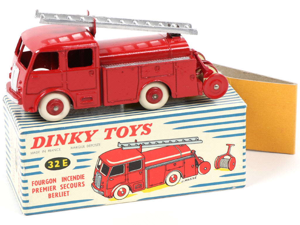 Lot 525 - DINKY TOYS (FRANCE) (1)