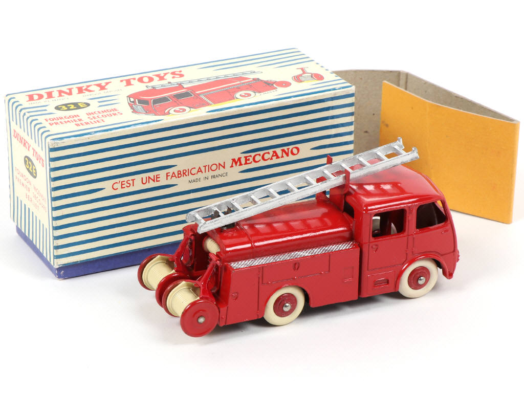 Lot 525 - DINKY TOYS (FRANCE) (1)