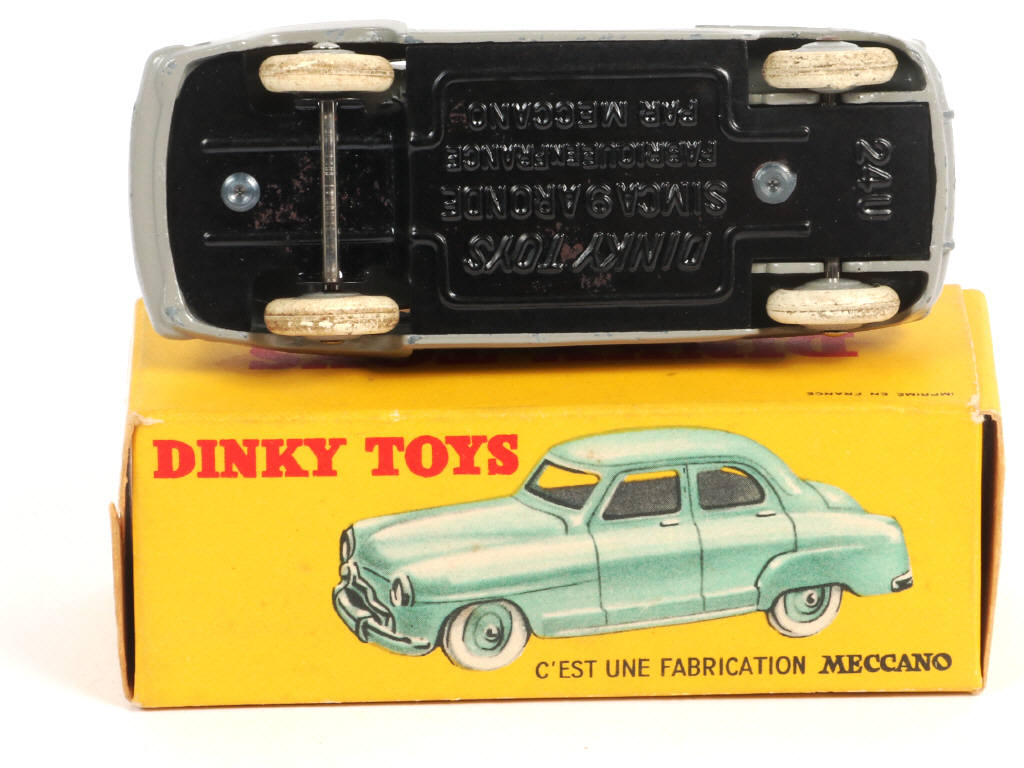 Lot 367 - DINKY TOYS (FRANCE) (1)