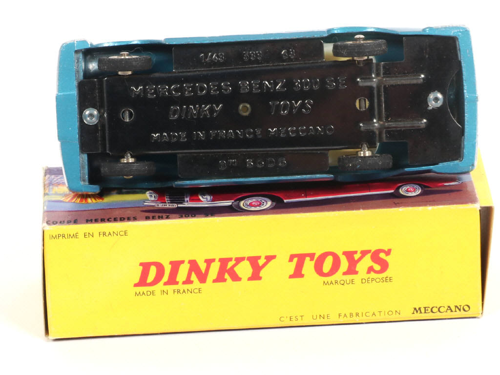 Lot 444 - DINKY TOYS (FRANCE) (1)