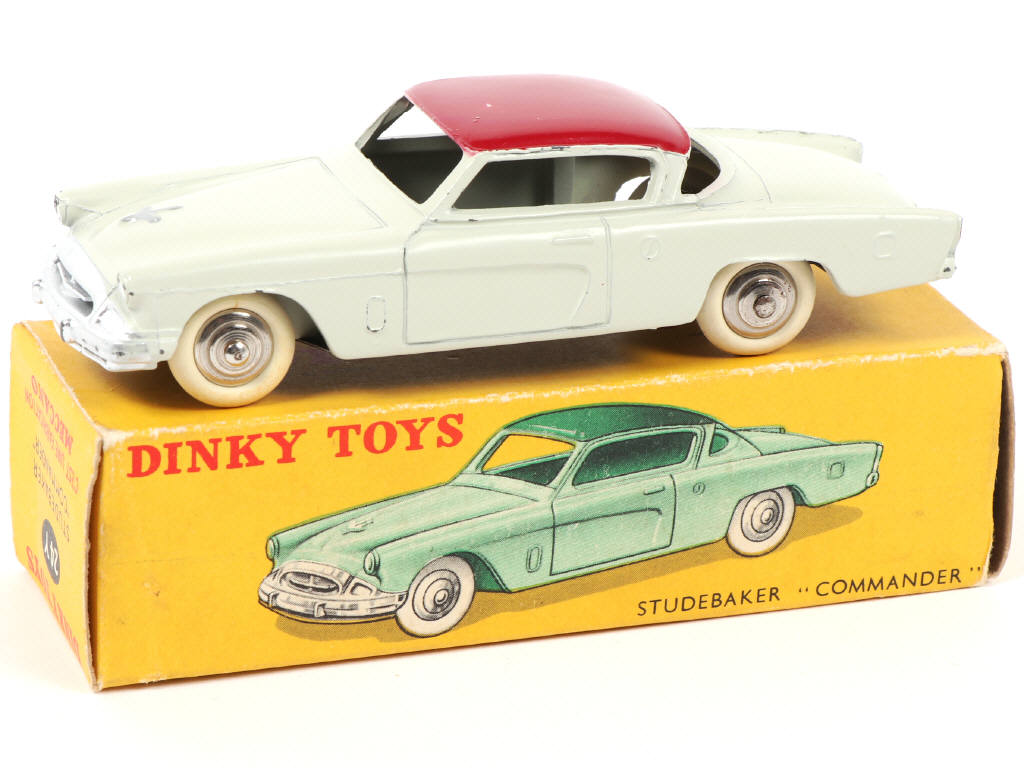 Lot 379 - DINKY TOYS (FRANCE) (1)