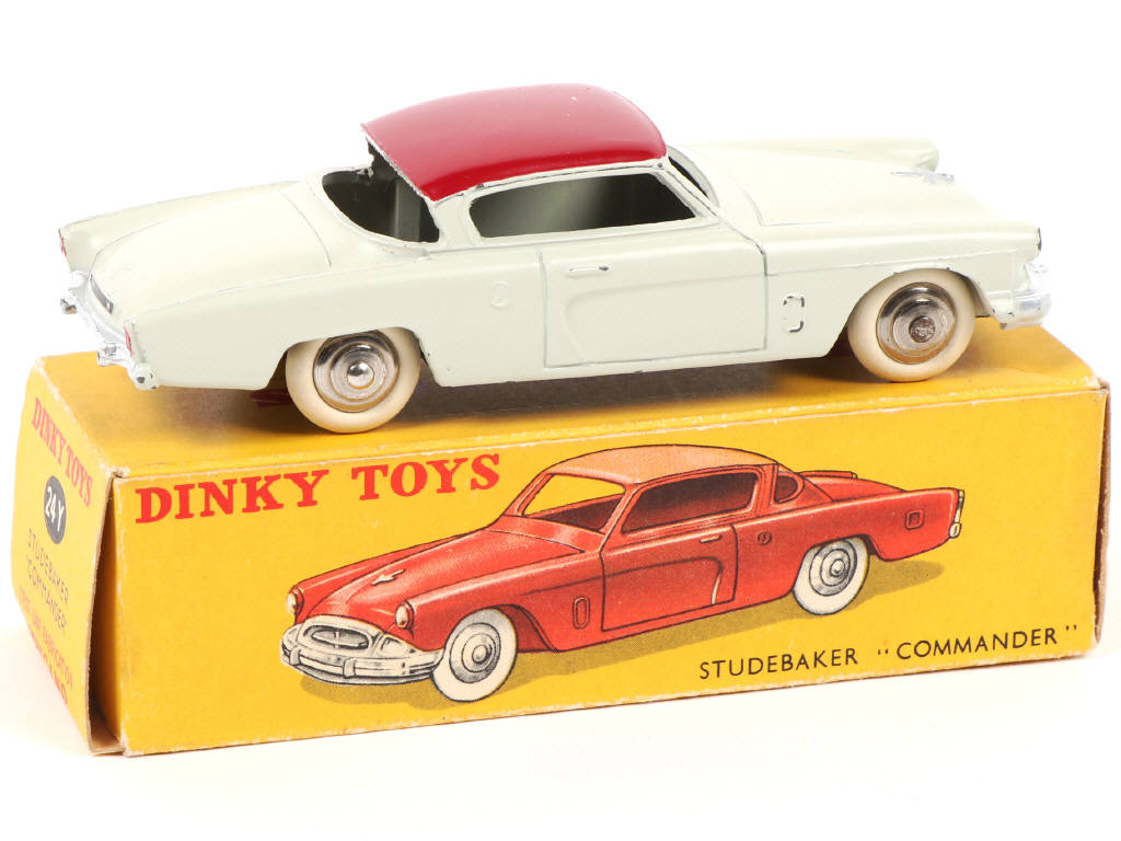 Lot 379 - DINKY TOYS (FRANCE) (1)