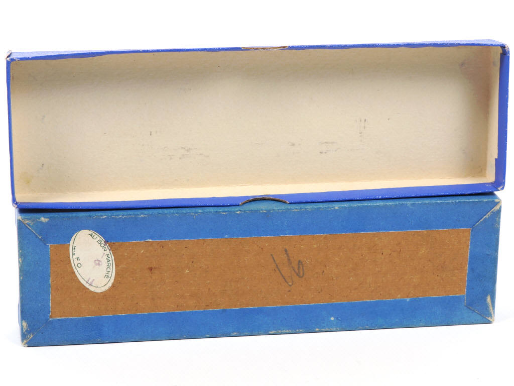 Lot 298 - DINKY TOYS (FRANCE) (1)