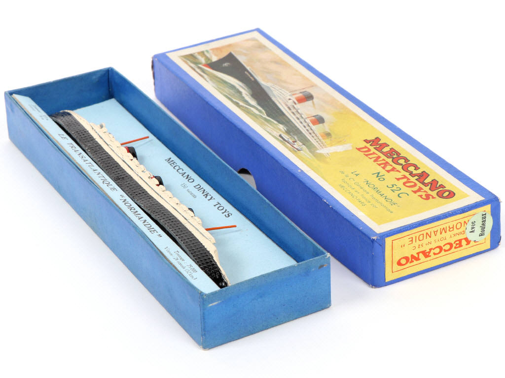 Lot 298 - DINKY TOYS (FRANCE) (1)