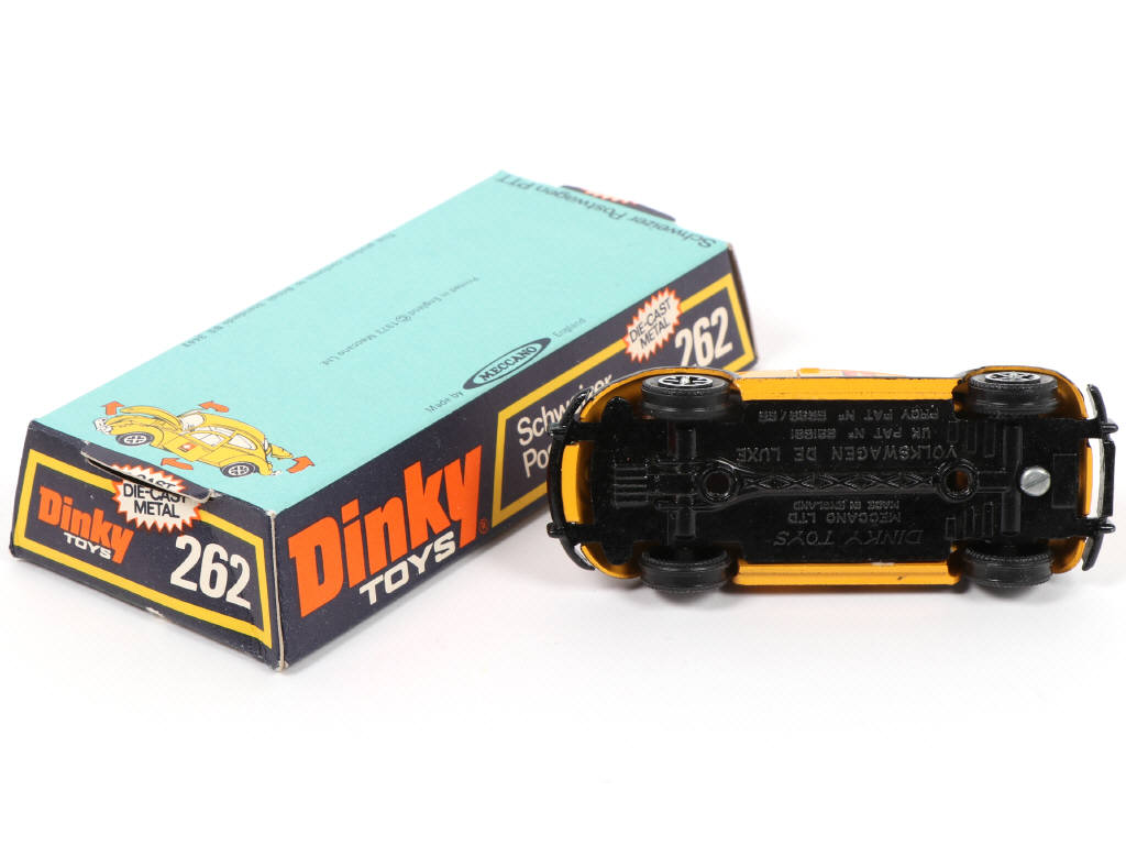 Lot 552 - DINKY TOYS (GB) (1)