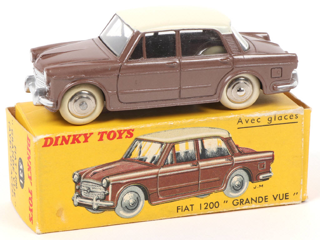 Lot 429 - DINKY TOYS (FRANCE) (1)