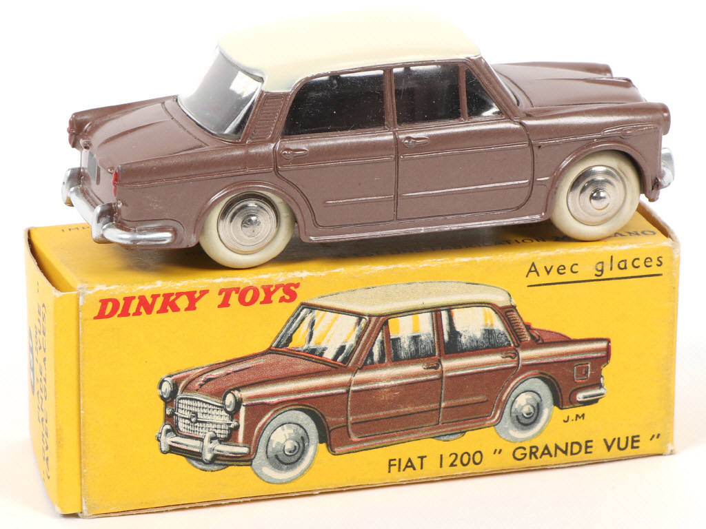 Lot 429 - DINKY TOYS (FRANCE) (1)