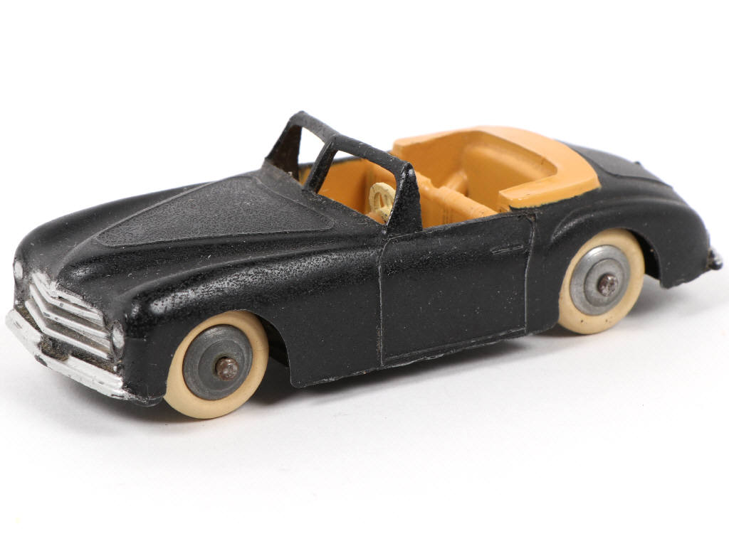 Lot 303 - DINKY TOYS (FRANCE) (2)