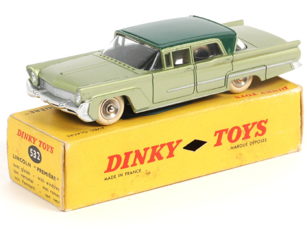 Lot 461 - DINKY TOYS (FRANCE) (1)