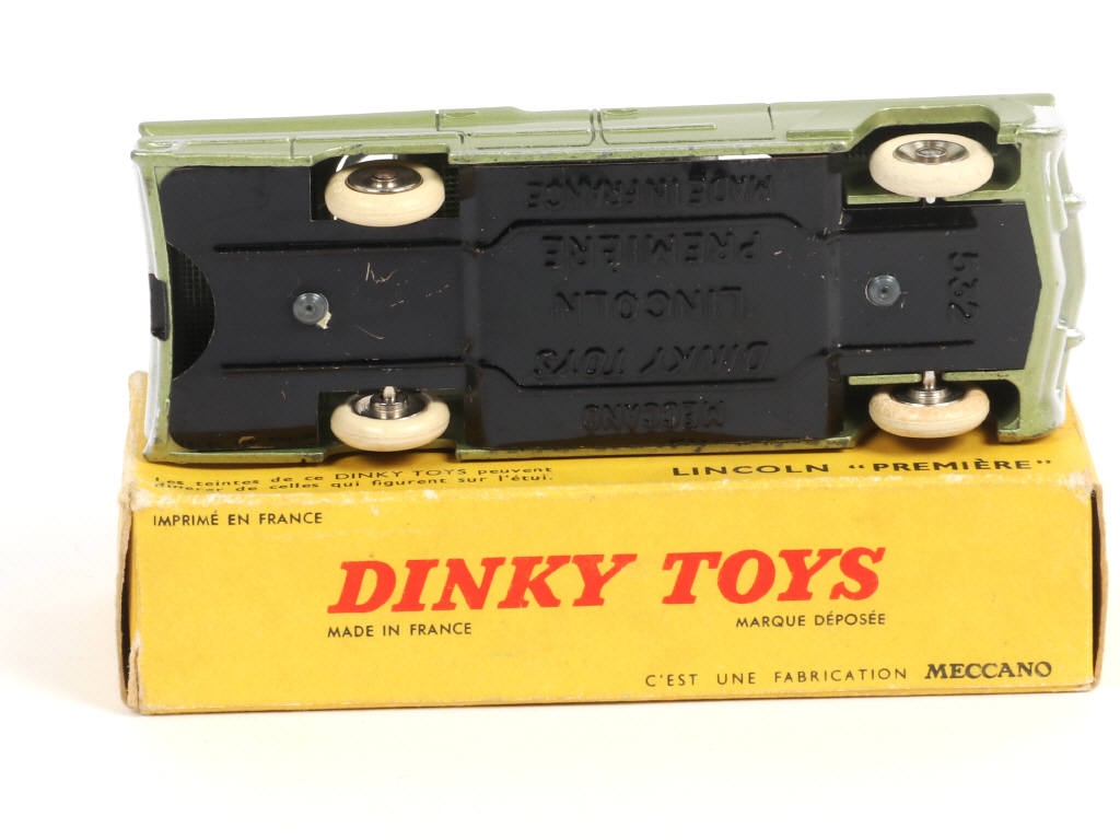 Lot 461 - DINKY TOYS (FRANCE) (1)