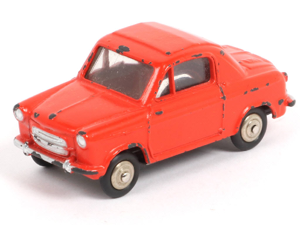 Lot 329 - DINKY TOYS (FRANCE) (1)