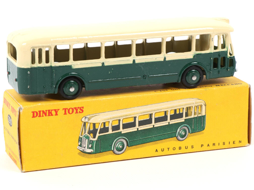 Lot 527 - DINKY TOYS (FRANCE) (1)