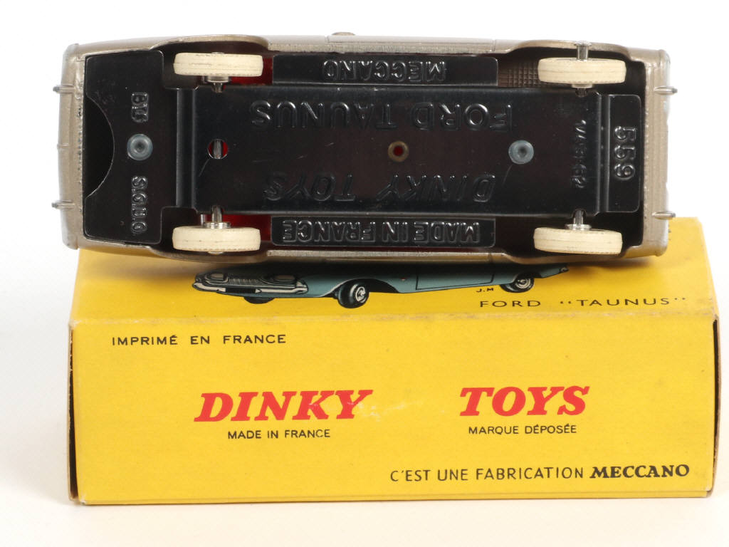 Lot 458 - DINKY TOYS (FRANCE) (1)