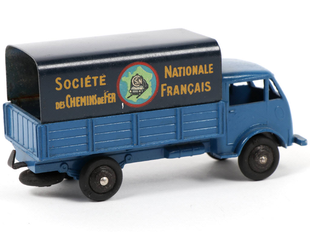 Lot 481 - DINKY TOYS (FRANCE) (1)