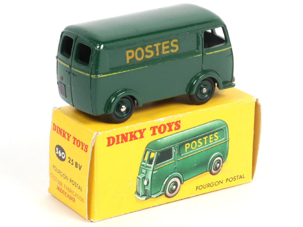 Lot 493 - DINKY TOYS (FRANCE) (1)