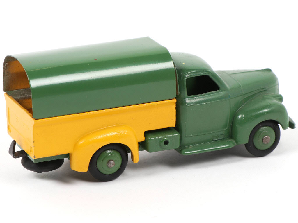 Lot 486 - DINKY TOYS (FRANCE) (1)