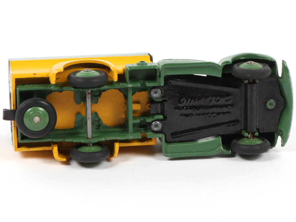 Lot 486 - DINKY TOYS (FRANCE) (1)