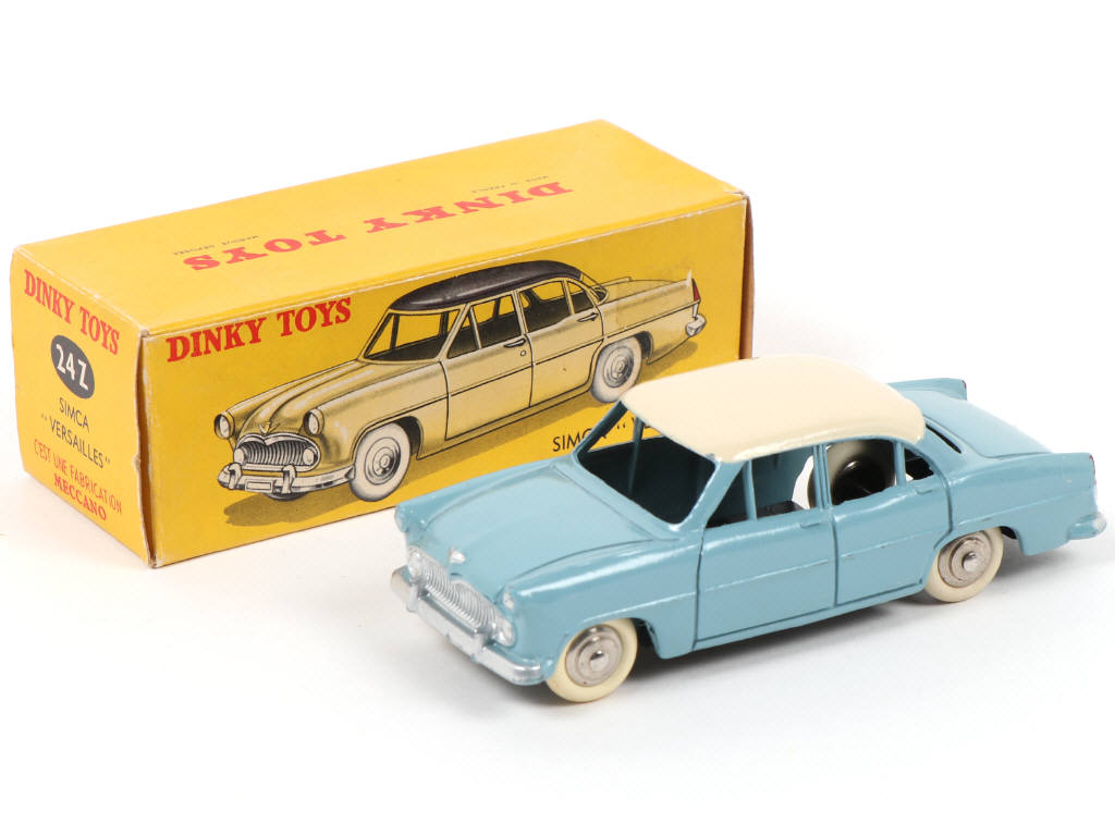 Lot 382 - DINKY TOYS (FRANCE) (1)