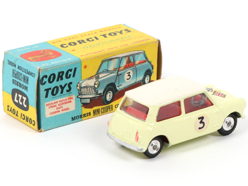 Lot 137 - CORGI TOYS (GB) (1)