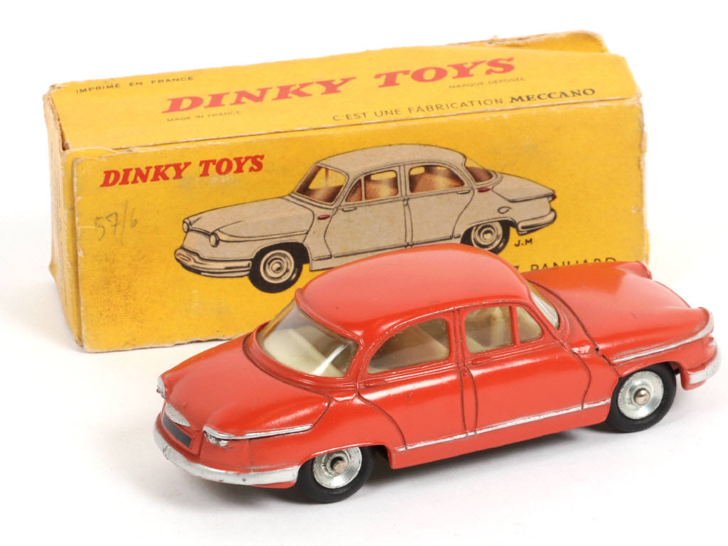 Lot 391 - DINKY TOYS (FRANCE) (1)