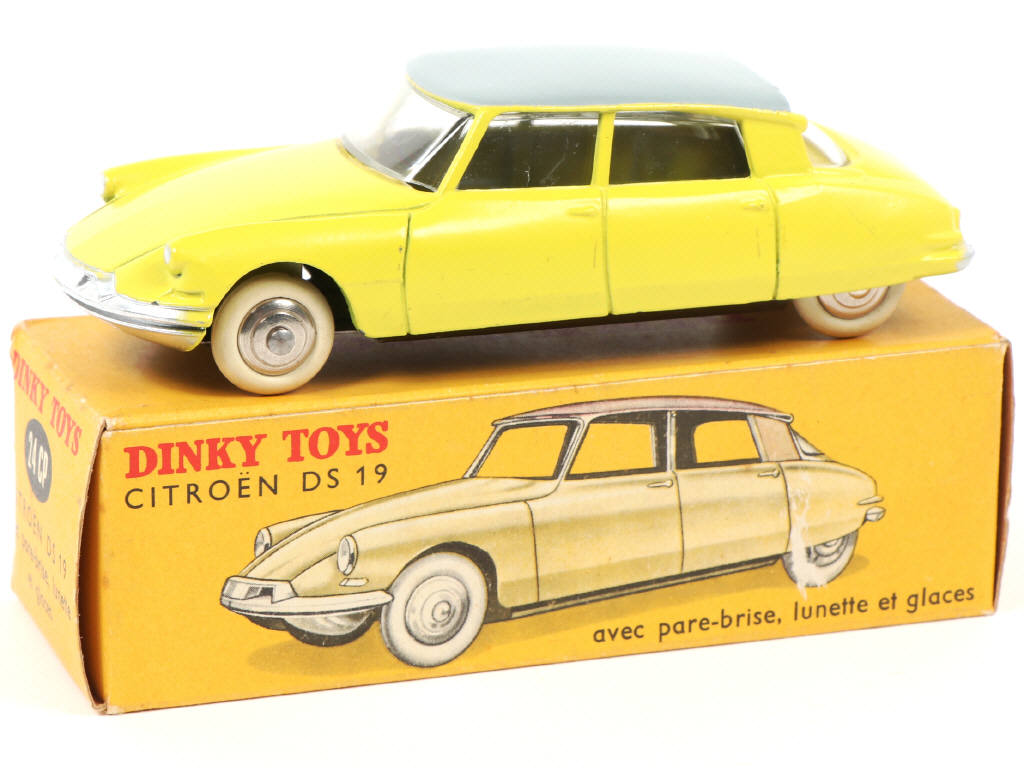 Lot 345 - DINKY TOYS (FRANCE) (1)