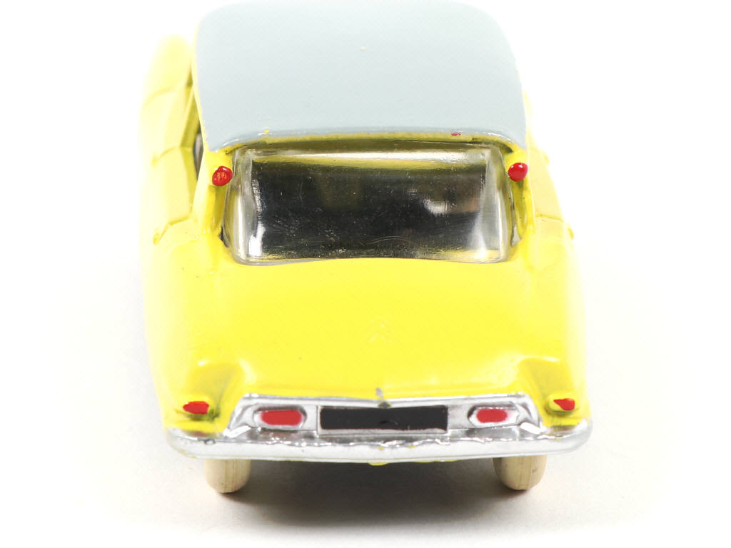 Lot 345 - DINKY TOYS (FRANCE) (1)