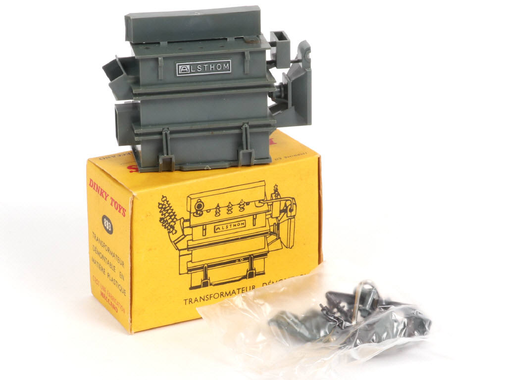 Lot 536 - DINKY TOYS (FRANCE) (1)