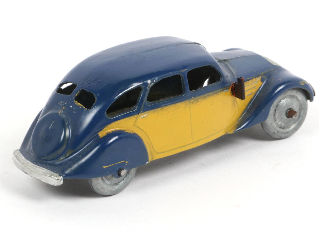 Lot 314 - DINKY TOYS (FRANCE) (1)