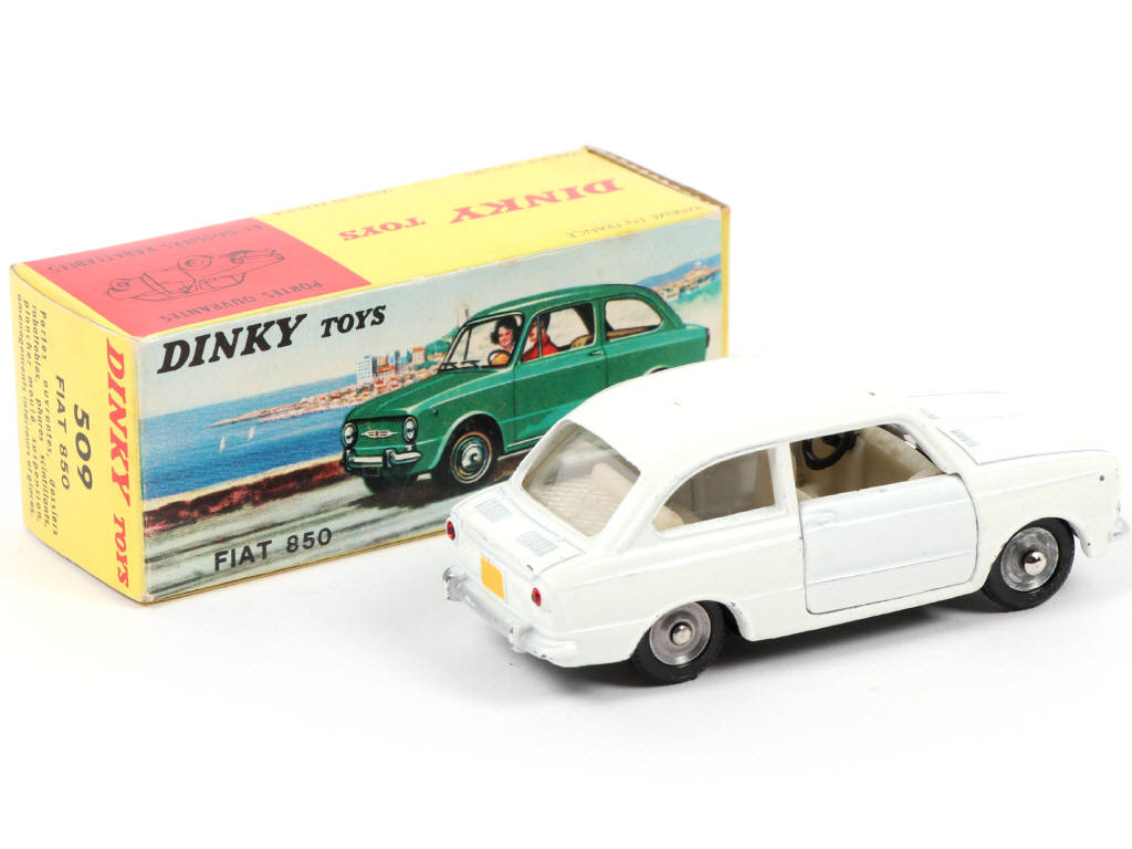Lot 433 - DINKY TOYS (FRANCE) (1)