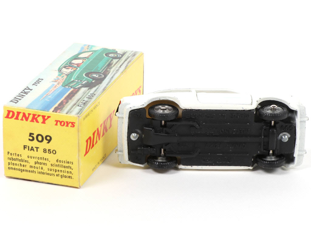 Lot 433 - DINKY TOYS (FRANCE) (1)