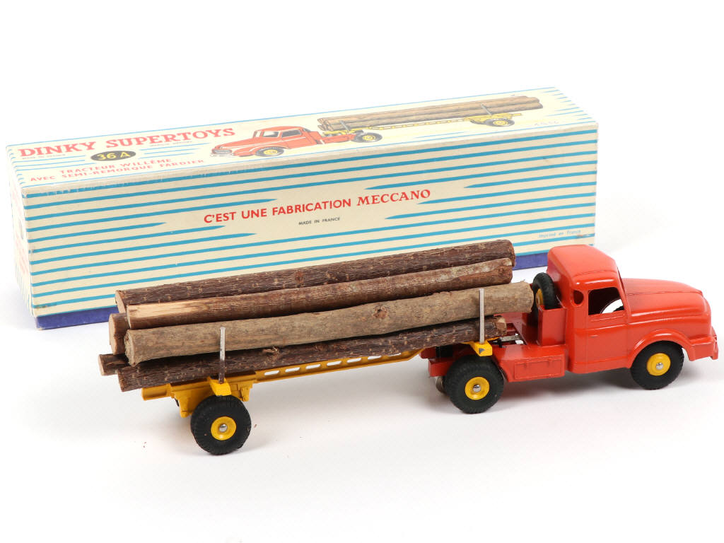 Lot 509 - DINKY TOYS (FRANCE) (1)
