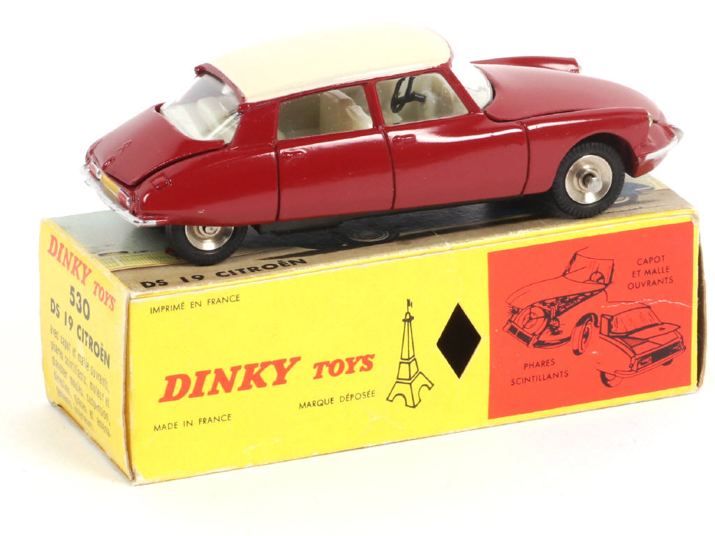 Lot 350 - DINKY TOYS (FRANCE) (1)