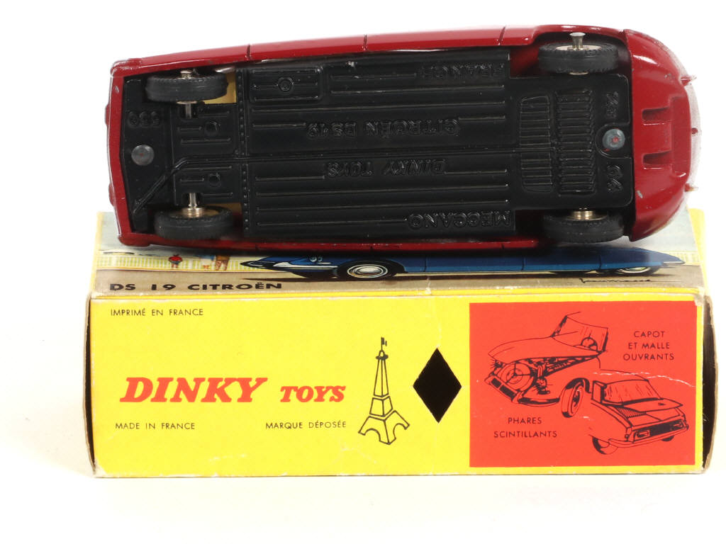 Lot 350 - DINKY TOYS (FRANCE) (1)