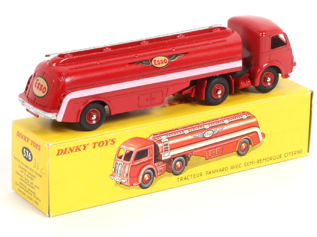 Lot 515 - DINKY TOYS (FRANCE) (1)