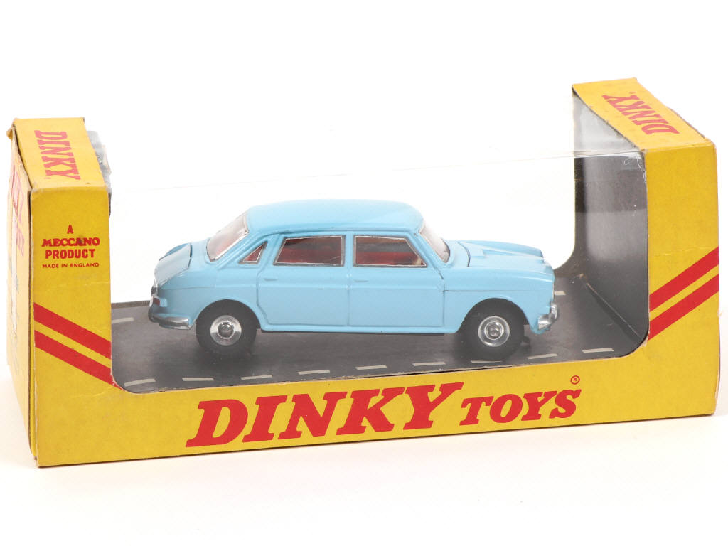 Lot 557 - DINKY TOYS (GB) (1)