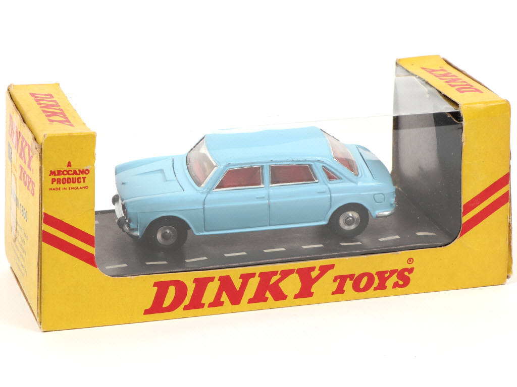 Lot 557 - DINKY TOYS (GB) (1)